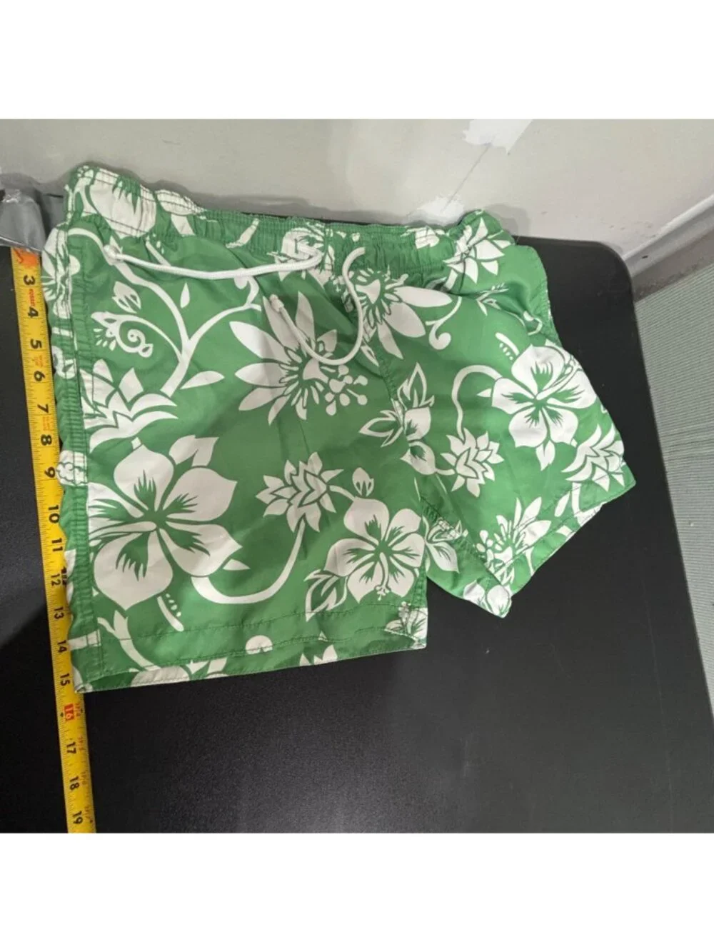 Women’s Old Navy Green Floral Pull‑On Shorts Size M